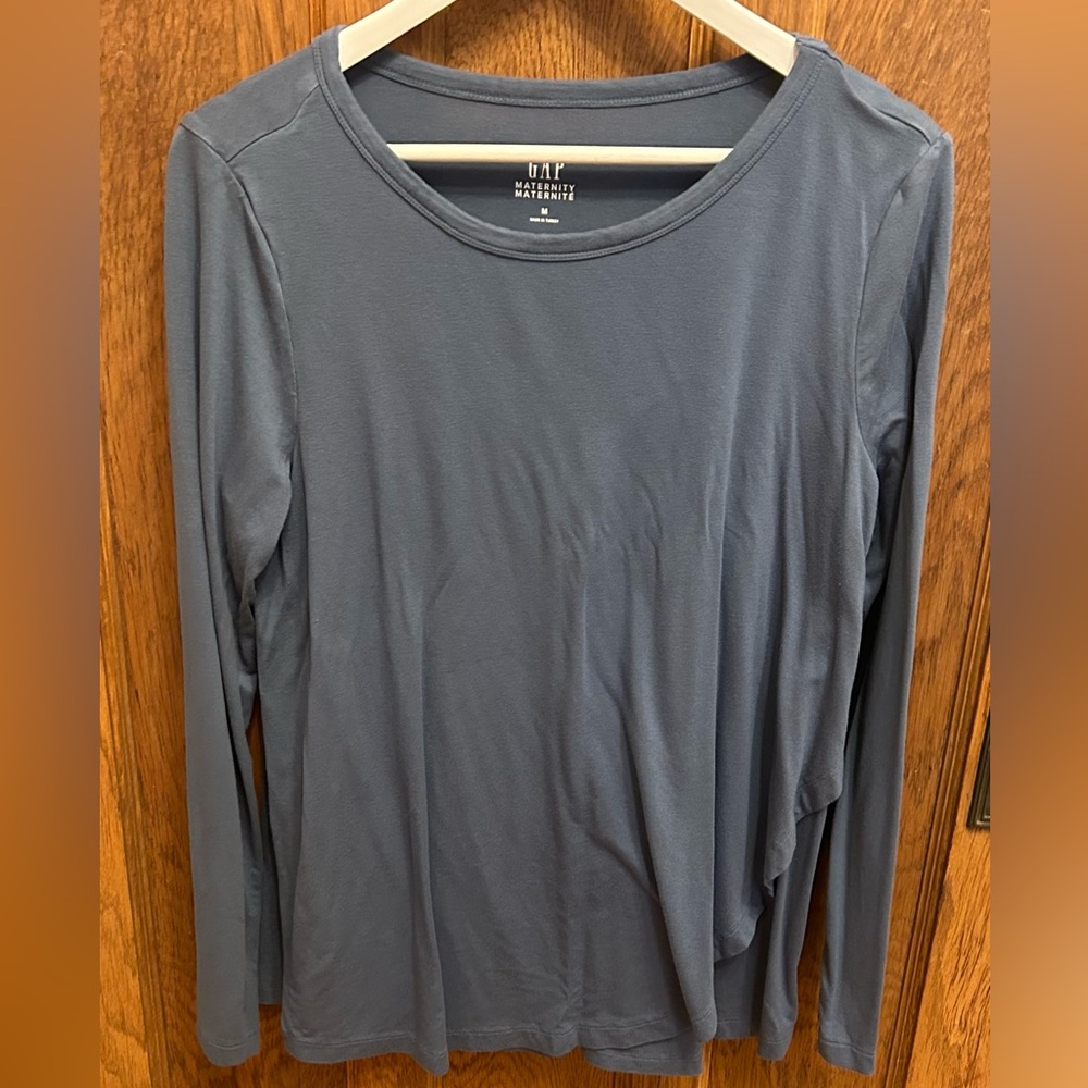 Bundle of 4 maternity tops